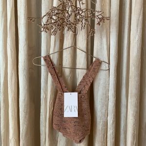 Zara • Unisex Knit Suspender